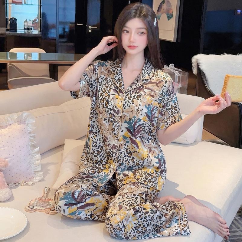 New light luxury fashion leopard print floral design feeling ice silk satin pajamas women's loungewear short-sleeved set
