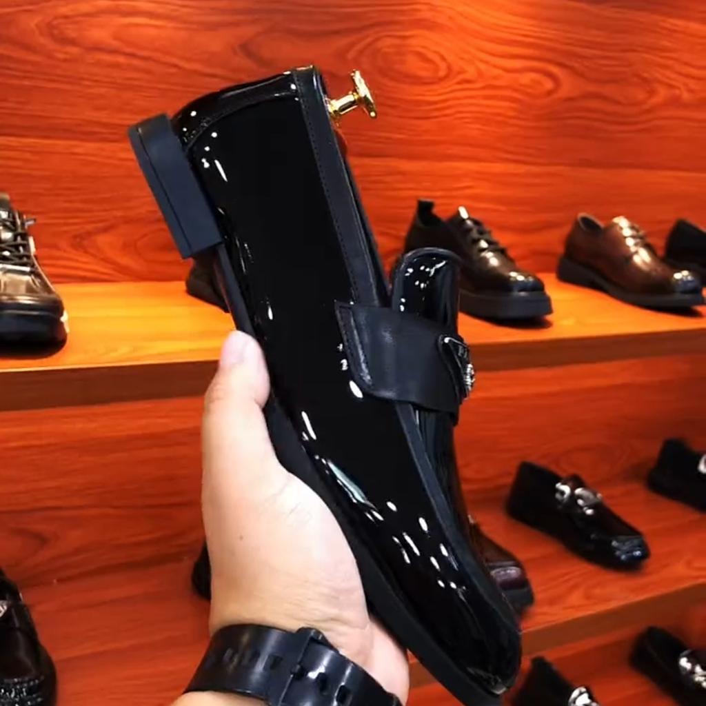 New High-end Versatile Gentleman Light Luxury Business Casual Patent Leather Men's Shoes Simple Fashion Trend Handsome