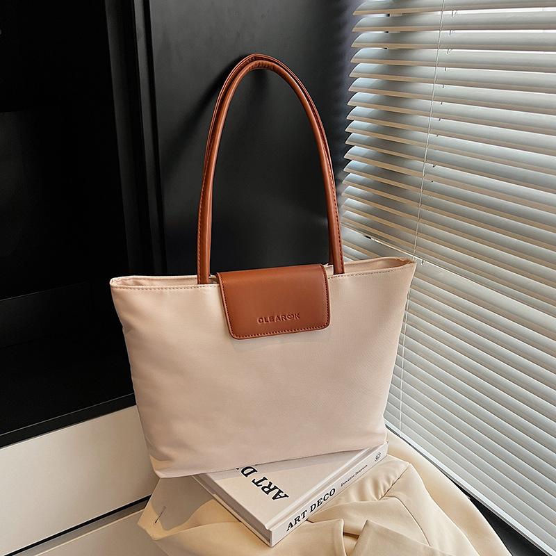 

Bags Large Capacity Women s Tote Bags 2025 New Simple Nylon Canvas Underarm Bags Versatile Shoulder Commuter Bags бежевый