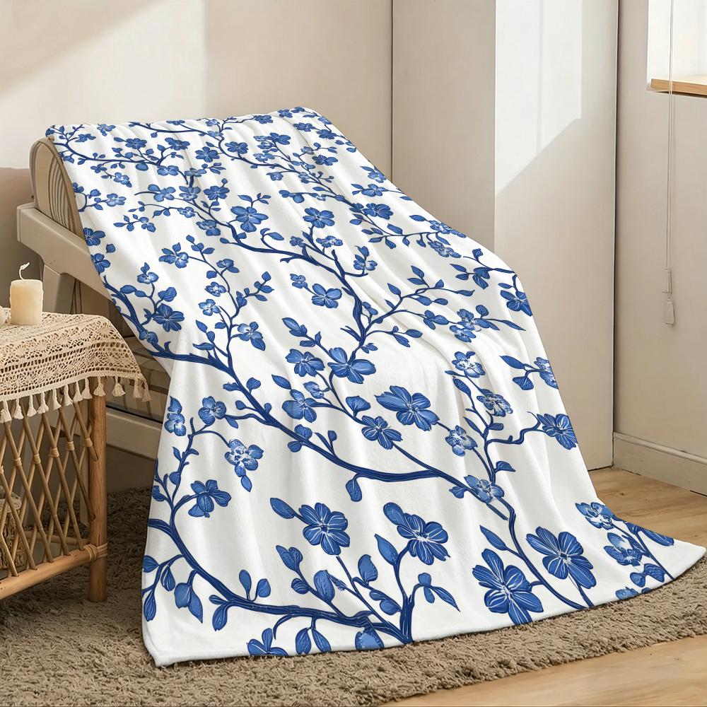 Blue and white porcelain Throw Lightweight 240g Flannel Blanket Soft Skin-friendly for Summer Cooling