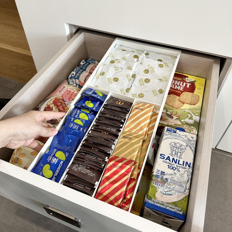 Expandable Organizer with Hanging Compartment for Kitchen, Cosmetics, and Office Supplies