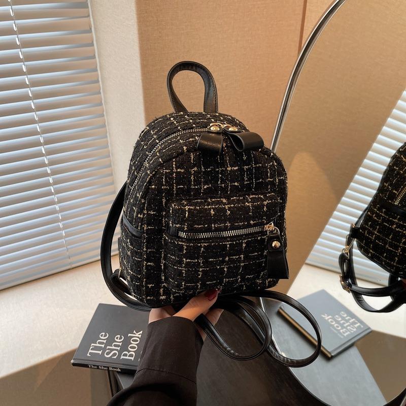 Niche Portable Backpack Women's New Fashion and Lightweight Travel Backpack To Work Commuter Mini Schoolbag
