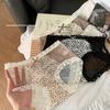Chiloței – Bikini, brazilieni, hipsteri, slips și retro