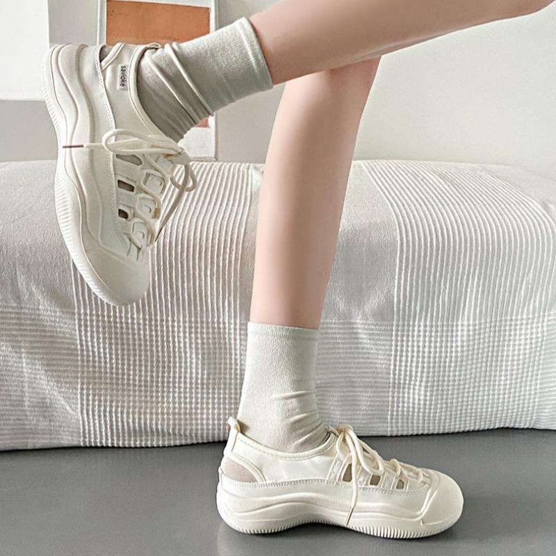 Fashion Designer Hollow Breathable Women Beige Casual Shoes Flat Platform Shoes Outdoor Fashion Woman Beach Sandals Footwear Versatille