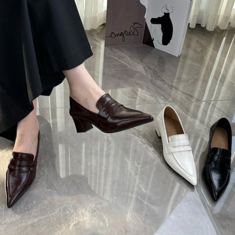 Mocassini a punta francesi da donna 2025 nuovo primavera e autunno pelle di pecora retrò tacco spesso tacchi alti pelle temperamento scarpe singole