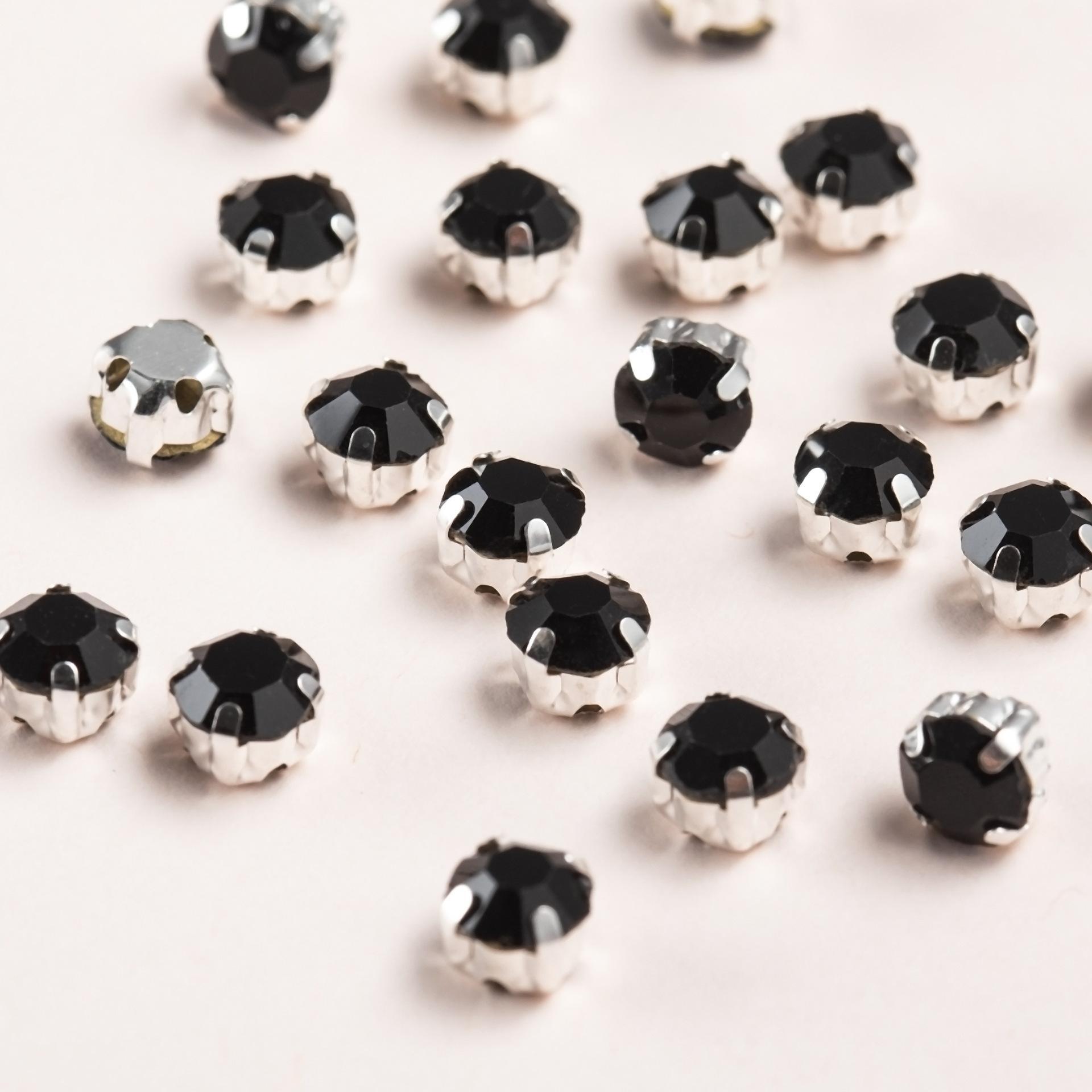 

Weichen Суцільне Срібло Дно Одинарний Кіготь Страз Перфорований Ручний Пошив Дриль Потовщене Дно Підтримка Багаж Одяг Весільні Аксесуари 8mm [288 pcs/bag] чорний