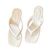 Kokosnussinsel! Französische weiße Flip-Flops Damen 2025 neue Sommer-Mode vielseitige Zehenkeilabsätze High Heels