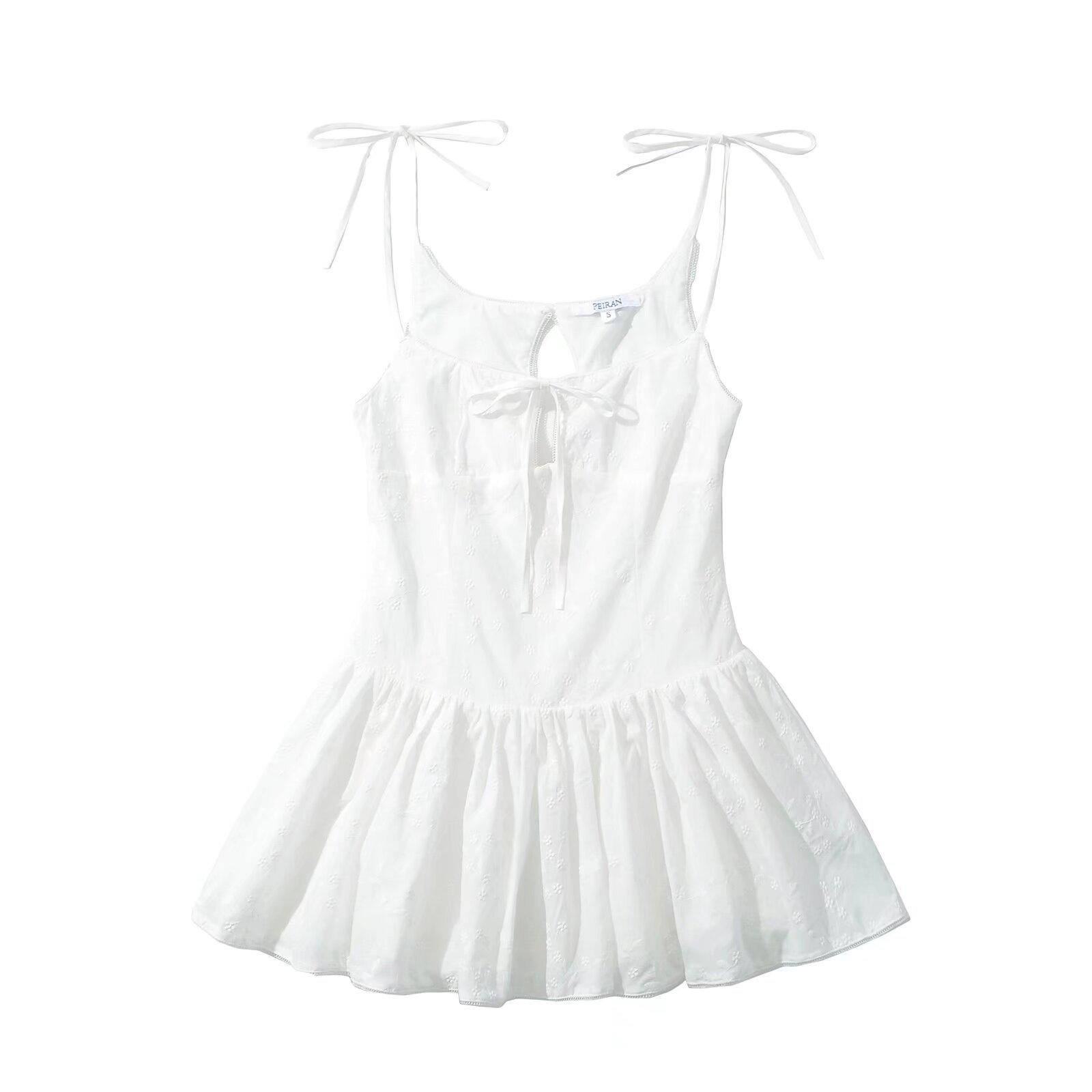 

Зимняя мода для женщин 2024: Мини-платье на кружевных бретелях-спагетти Large белый