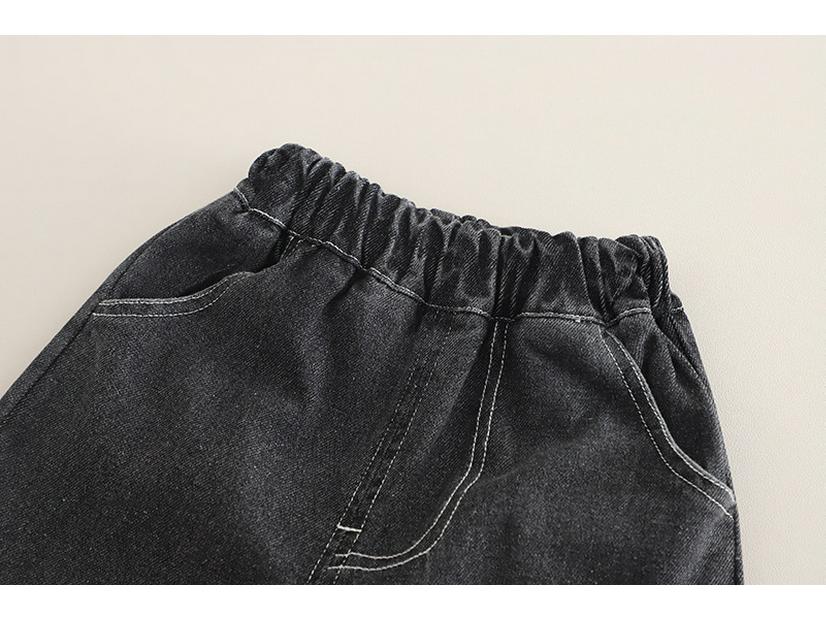 Jungen Colorblock Langarm Sweatshirt & T-Shirt Set mit modischen Kleinkindjeans.