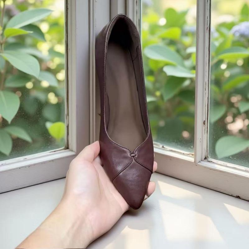 Solid color pointed thin heel single shoes autumn and winter new black professional work shoes low heel commuter fashion single shoes women