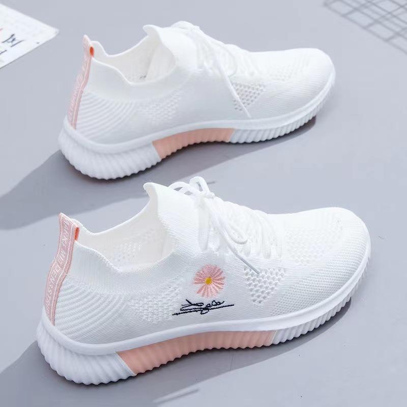 Nové jarní a letní dámské sportovní boty s fly-woven technologií módní všestranné běžecké boty síťované prodyšné ležérní pro studentky