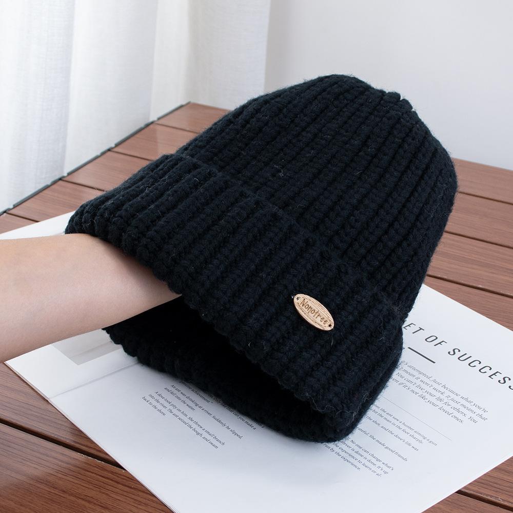 Exquisite small standard simple solid color autumn and winter warm wool knitted hat versatile daily warm face small knitted hat