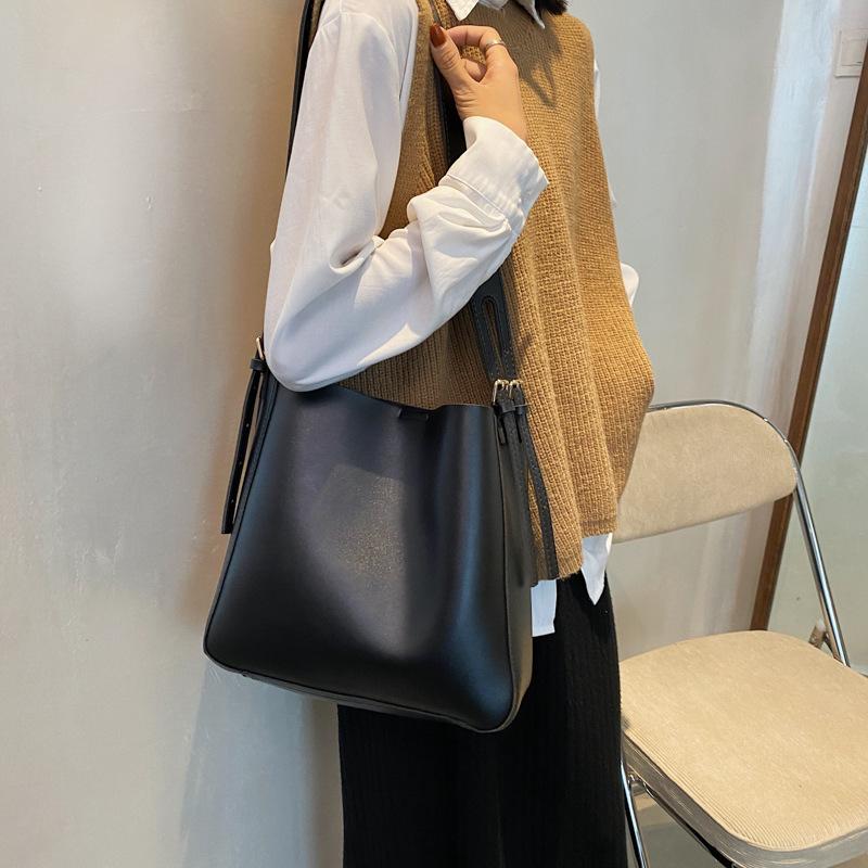 Premium Sense Bag Women 2025 New Trend Versatile Autumn and Winter Large-capacity Broadband Messenger Bag Shoulder Bucket Bag