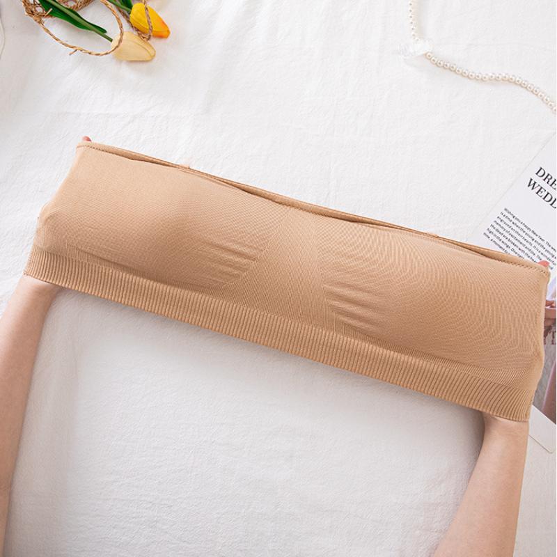 Dámský top s obepnutím hrudníku ve větších velikostech, spodní prádlo typu boob tube, krásná záda a odhalená ramena, dámské intimní prádlo