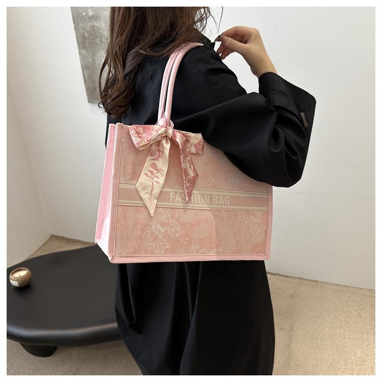 1 Stuks Grote Capaciteit Geborduurde Tote Bag Dames Hoge Kwaliteit Niche Commuter Handtas Schouder Messenger Bag Vrijetijdstas