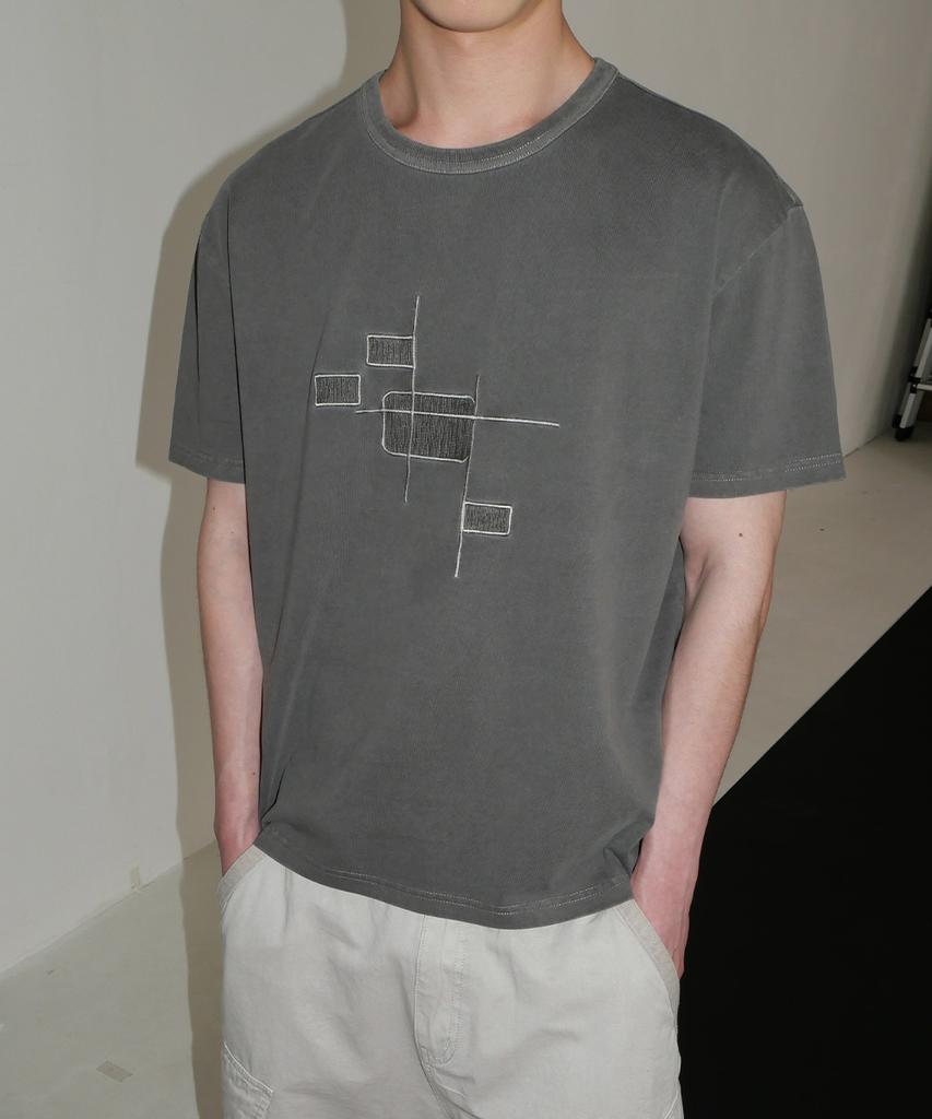 INTEMPOMOOD Distortion Graphic T-Shirt_Charcoal