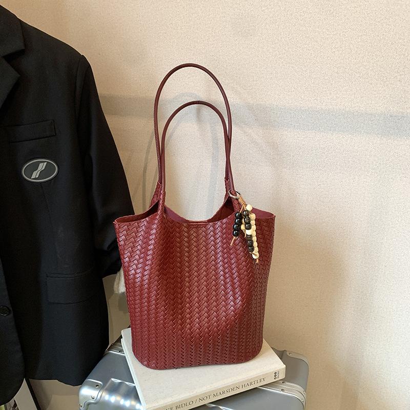 Retro Trend Bag Women's New Fashion Tote Bag Simple Casual Large Capacity Shoulder Commuter Bag
