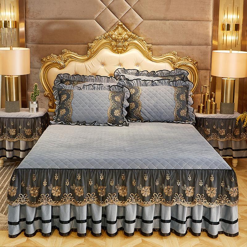 Thick Bed Skirt Three-Piece Winter Crystal Velvet Fleece-Lined Quilted Bedspread Quilt Cover Velvet Bed Skirt