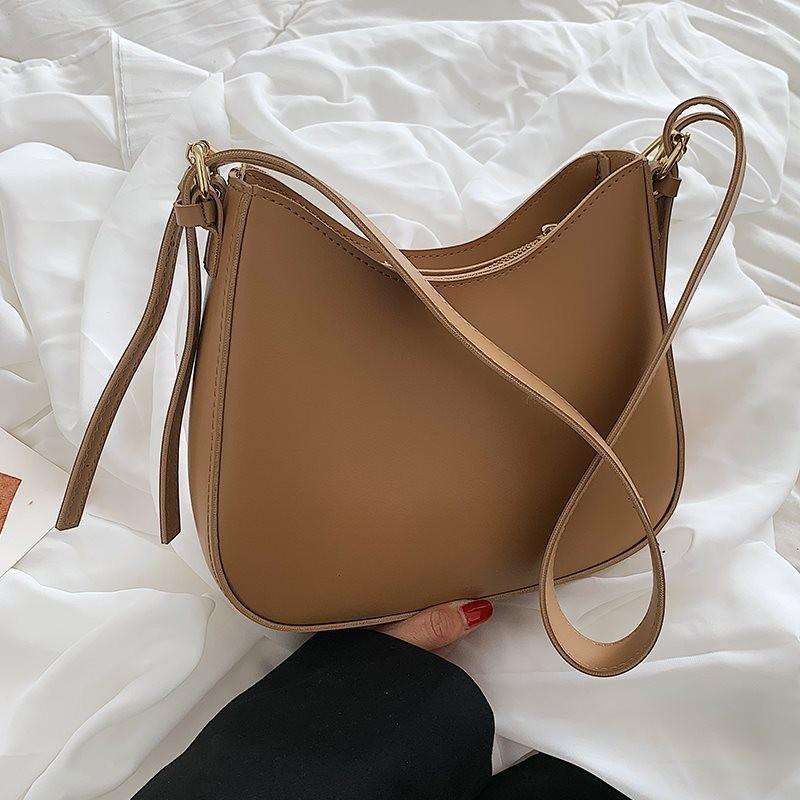 Stylish Retro Shoulder Bag For Women With Chic Design Perfect For Spring And Summer Outfits