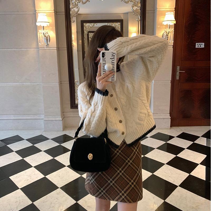 Spring Autumn Korean-French Retro Lazy Style Soft Cable-Knit Sweater Top for Women