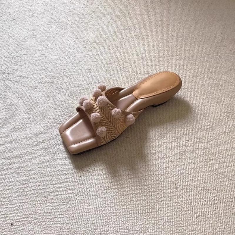 Fashion 2025 NEW Romantic Vacation Style Woven Straw Flat Head Women's Sandals Outdoor Thick Heel Retro Beach Slippers