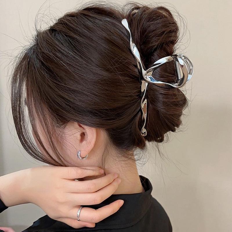 

2023 Women s Large High-End Metal Shark Hair Claw Clip серебряный