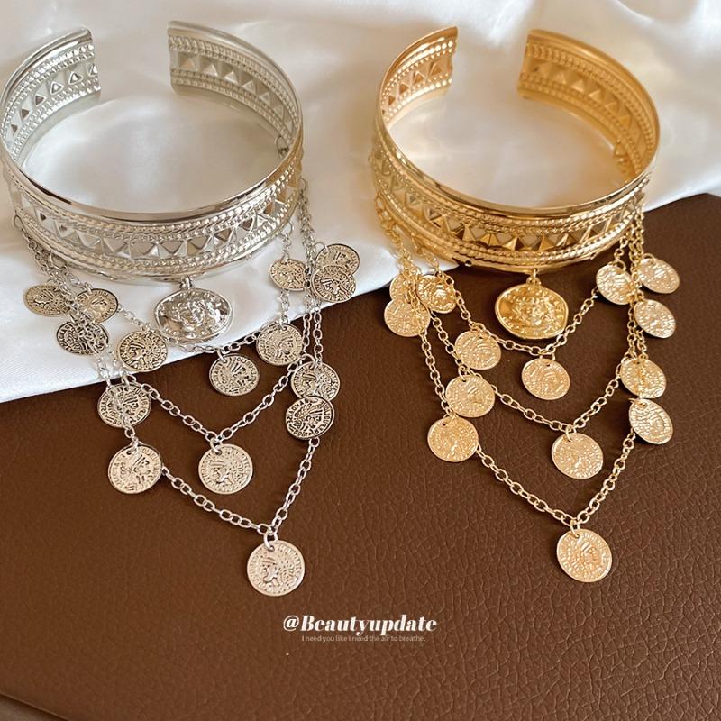 Round portrait pendant arm ring new high-end bracelet unique design temperament jewelry