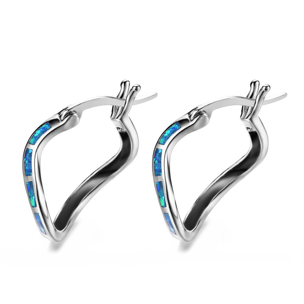 Minimally Designed Wave Earrings for Women with Versatile Personality and Temperament