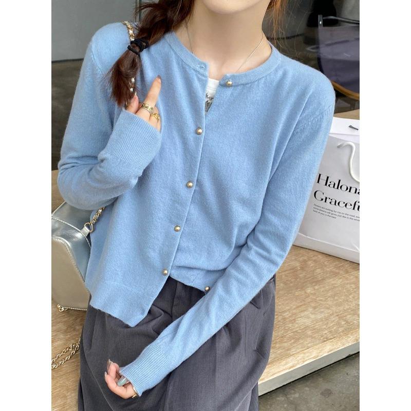 Grey Knitted Cardigan for Women In Autumn, Paired with A High-end Sweater Jacket. Early Autumn Thin Long Sleeved Top