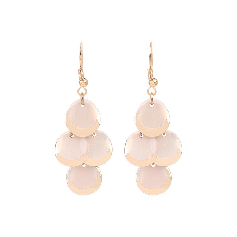 

Персонализированные серьги-подвески с геометрическими пайетками золотого цвета и прозрачными крючками для ушей