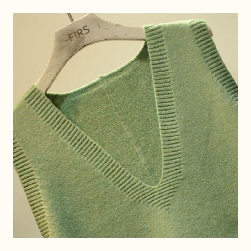 Embroidered Cartoon Elephant Women Knit Vest Retro Style Knitted Pullover Loose Casual Solid Color Thin Sweater Harajuku Style Knit Base Shirt Autumn