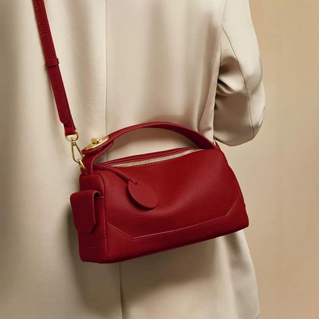 Bag Women's 2024 New Crossbody Soft Leather Large Capacity Commuter Boston Pillow Bag Women's Bag Portable Shoulder