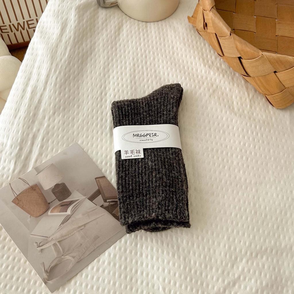 Socks Medium Tube Socks Thick Needle Thickened Wool Socks Classic Retro Color Warm Stacking Socks