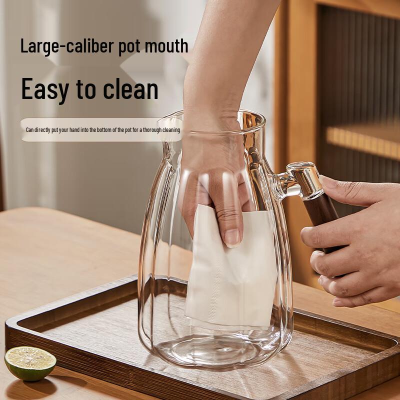 FATTBAO Large Capacity Glass Pitcher