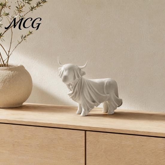Minimalist Animal Decoration 3D Printed Highland Cow Ghost Statue, Halloween Yak Figurine, Sculptural Ornament Sculpture for Home Office Shelf