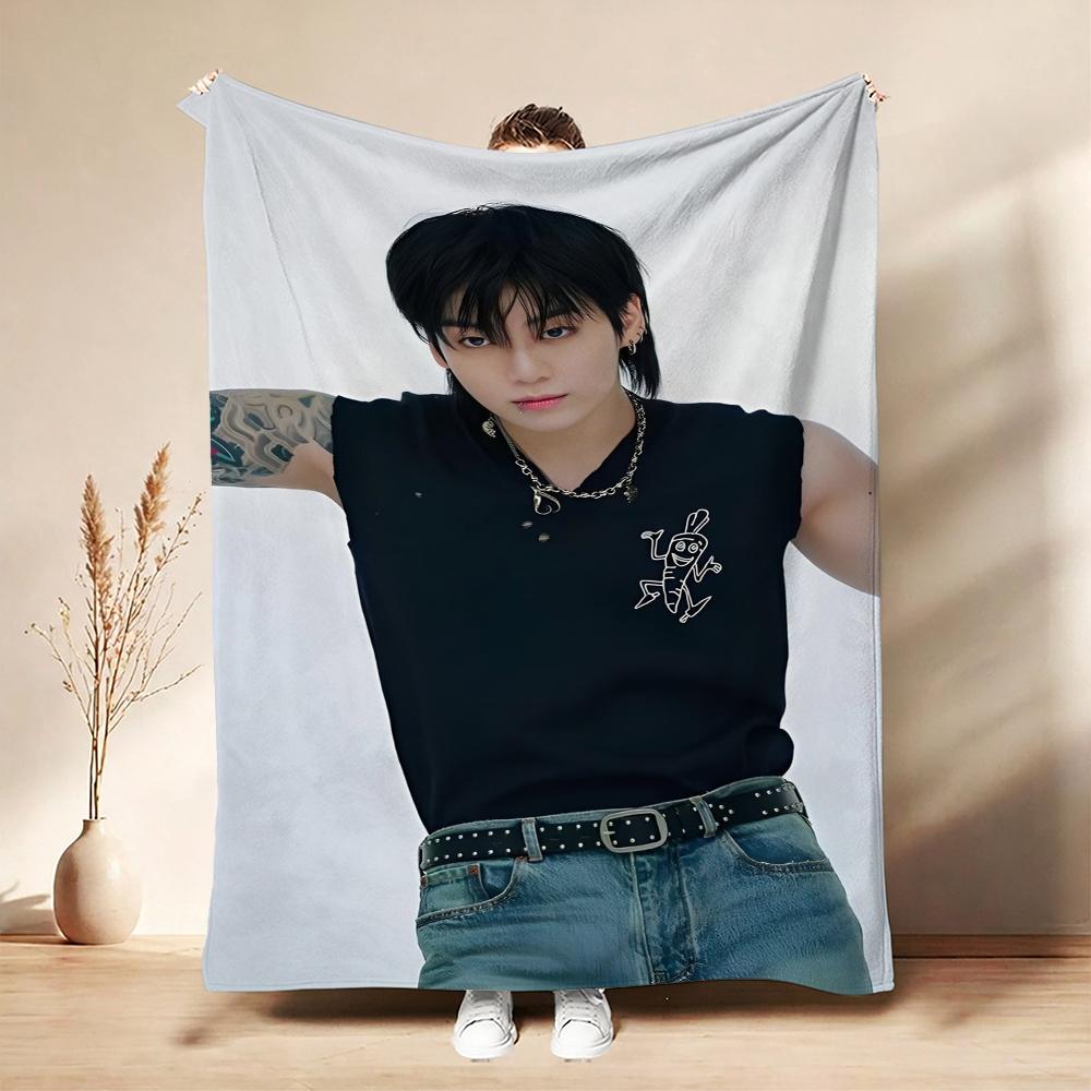Edgy Fashion Style Black Theme Blanket Suitable For All Seasons For Outdoor Travel Home Decor Valentine'S Day Gift
