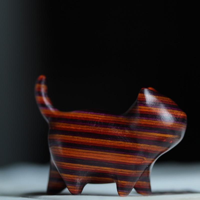 Green Sandalwood Cat Ornament - Solid Wood Hand-Carved Kitten for Home or Car Décor