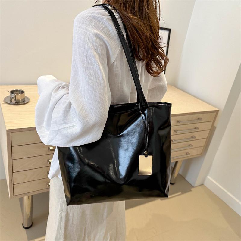 Trendy Street Style Large Capacity Shoulder Bag Fashionable Pu Tote Bag For Summer 2024