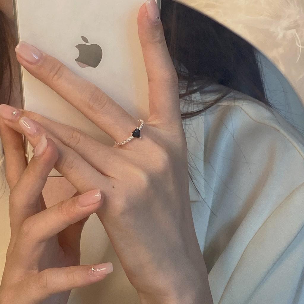 Elegant S925 Sterling Silver Heart-shaped Twisted Ring With Black Zirconia For Women