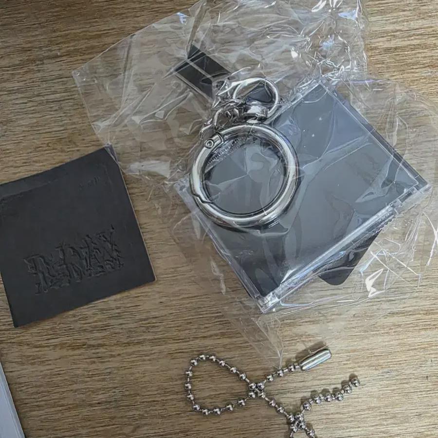 

Альбом-капсула Suga