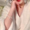 Double-layer pearl camellia bracelet light luxury high-end bracelet elegant and versatile temperament fashion niche jewelry wholesale