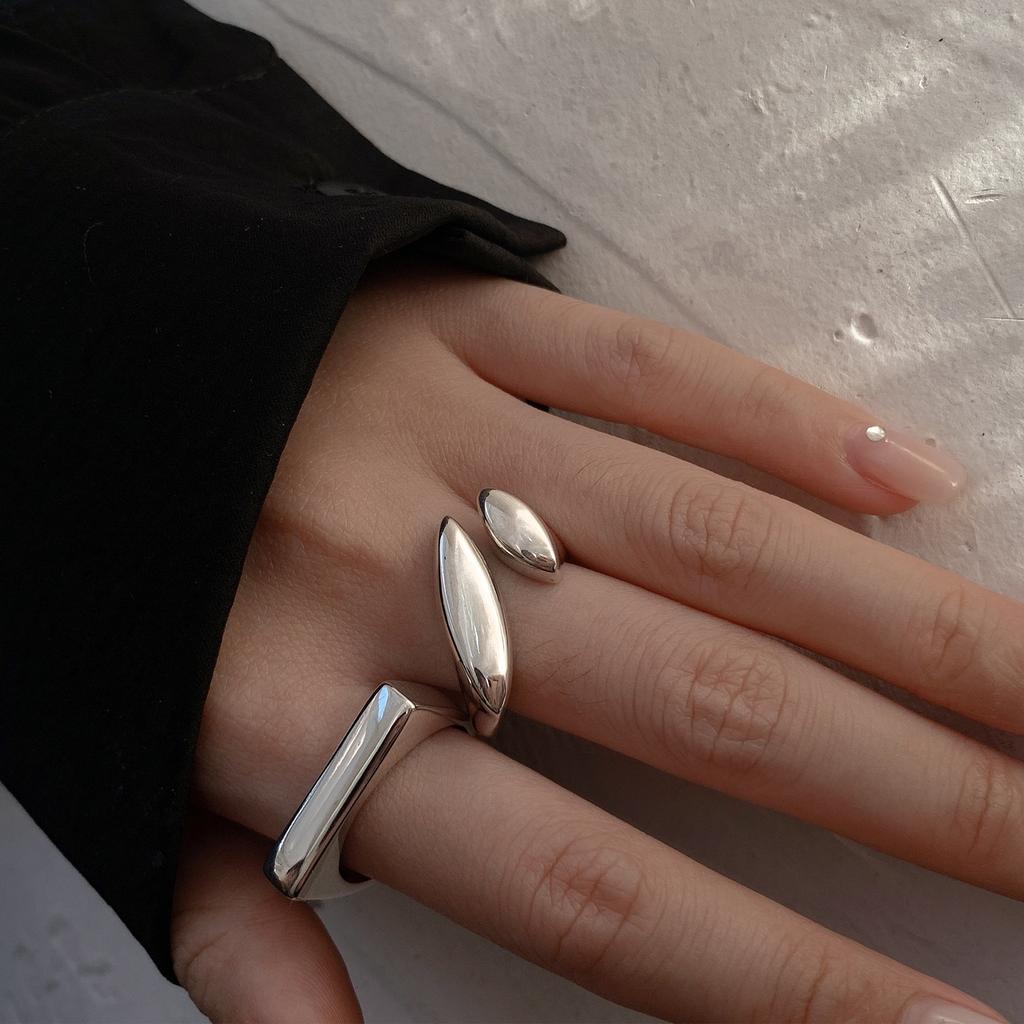 Silver Color Hollow Heart Rings for Women Wedding Engagement Luxury Oval Metal Open Rings Party Birthday Gifts