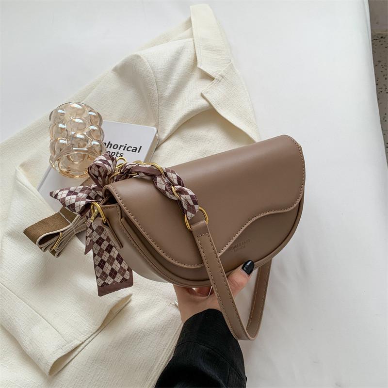 High-quality Minimalist Design Shoulder Bag 2023 Autumn Winter New Women's Bag Crossbody Bag Single Shoulder Underarm Saddle Bag