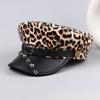 Punk Stil Flache Kappe Herren und Damen Persönlichkeit Leder Lange Nieten Leopardenmuster Silberne Kappe