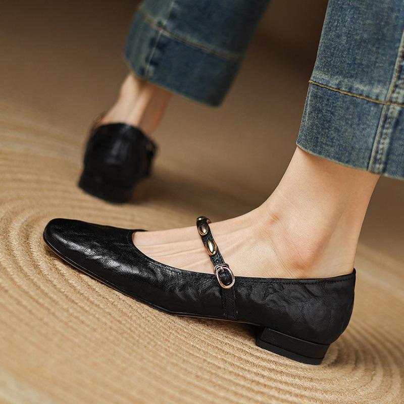 New women's casual single shoes beef tendon sole buckle low heel single shoes light mouth solid color leather large size shoes round head comfortable