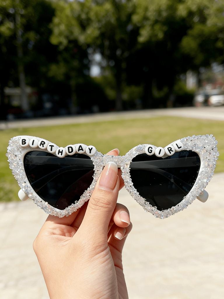 2026 Glitter Heart Sunglasses For Women Birthday Girl Bride To Be Letter Decor UV400 Protection Party Shades KJ196
