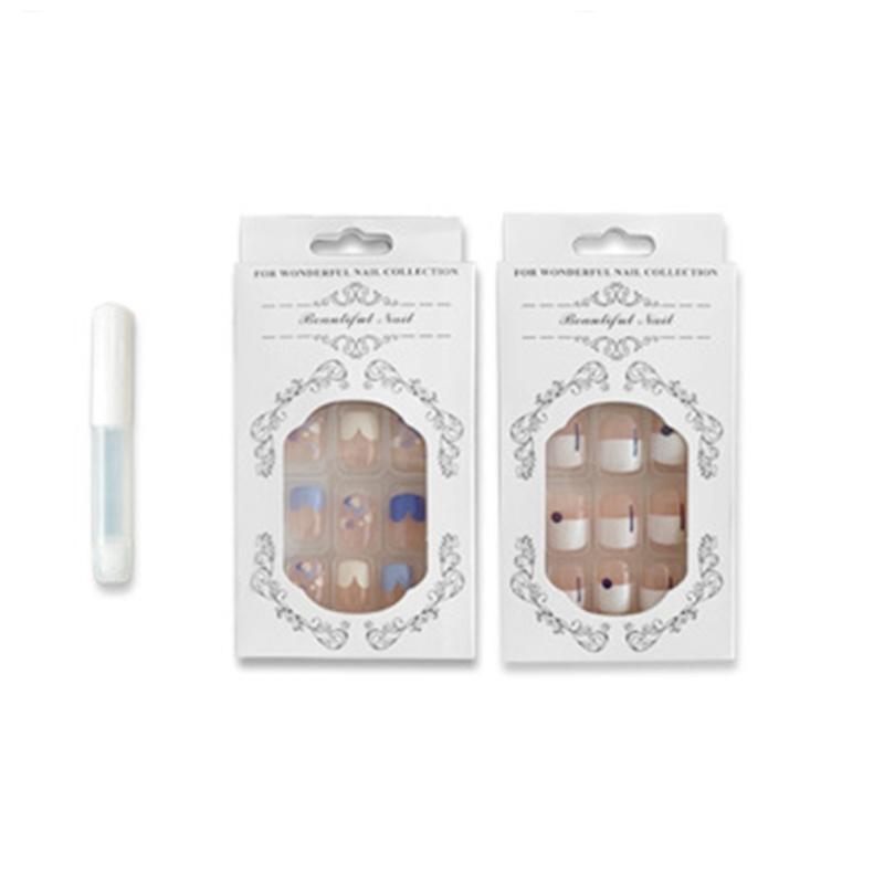 24Pz Unghie Finte Press-on Quadrate Unghie Finte Adesive Design Francesi Unghie Finte Unghie Artificiali Regali per Donne e Ragazze