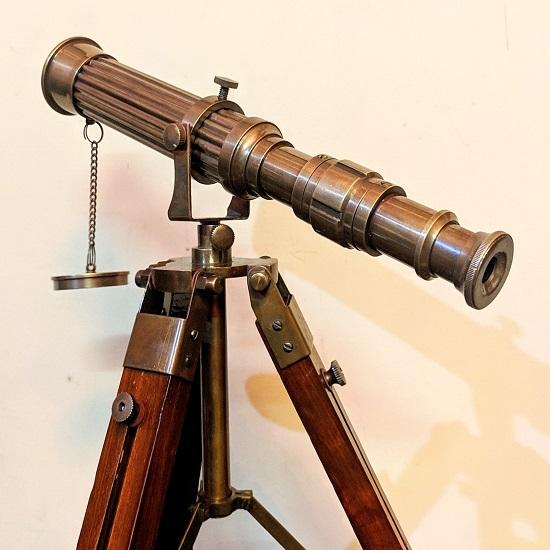 Messing-Teleskop, Stativ-Teleskop, Heimdekoration, Prunkstück, nautisches Dekor, Büro-Dekor, maritimes Teleskop, handgefertigtes Objekt, Messing-Dekor