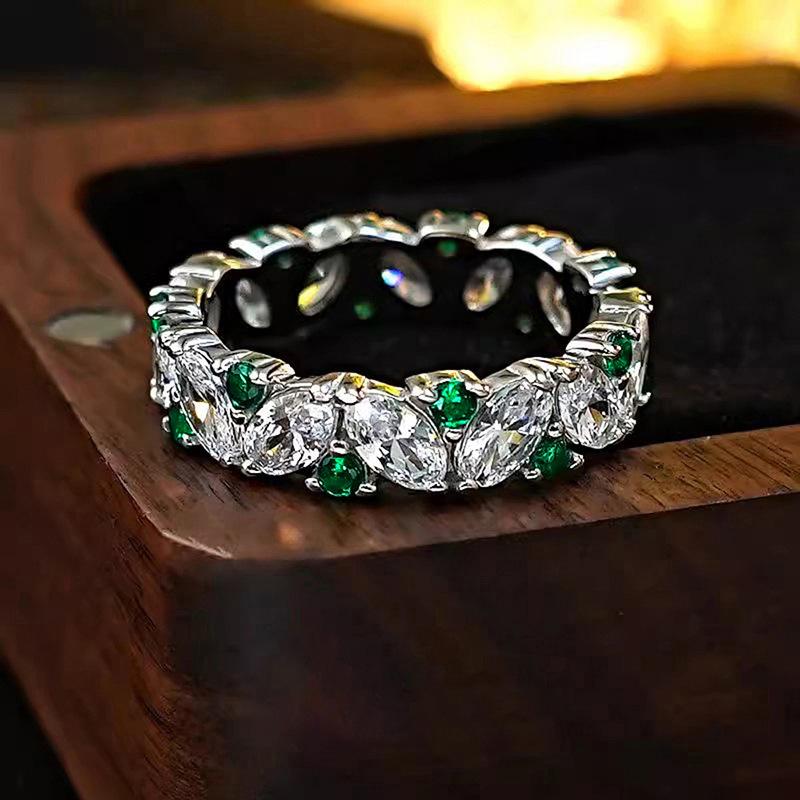 European and American Oval Circular Combination Arrangement Ring, Women's Inlaid Green Zircon High-end Personalized Zircon
