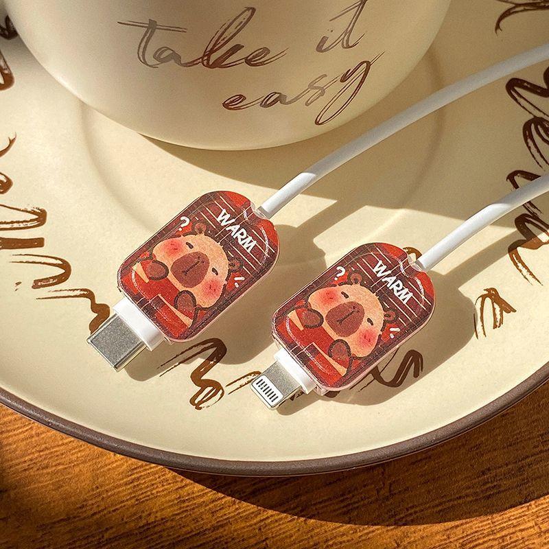 

Милый мультяшный рисунок Капибала для iPhone 14, защитный чехол для кабеля передачи данных, защита от взлома, совместимость с iPhone 15 promax 13 12 11 x/xr D